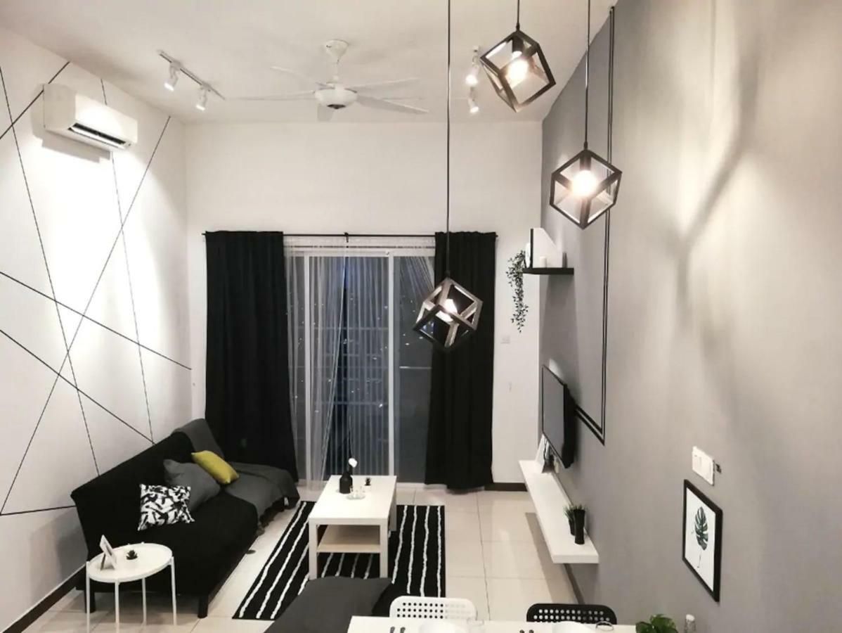 Puchong Skypod Residence: High-Floor Balcony with Mall Access Exterior photo